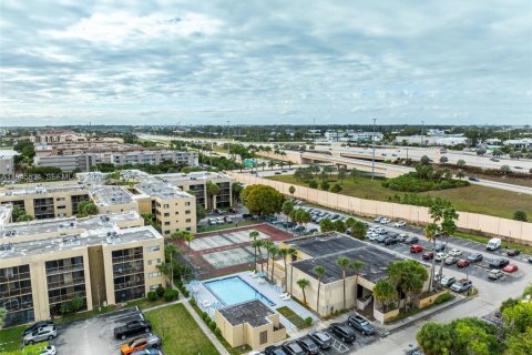 Condominio en venta en Miami, Florida, 2 dormitorios, 95.69 m2 № 2001996 - foto 24