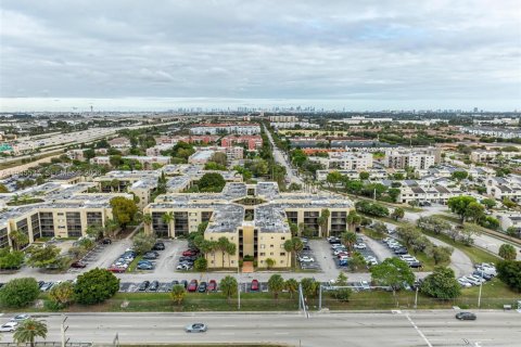 Condominio en venta en Miami, Florida, 2 dormitorios, 95.69 m2 № 2001996 - foto 21