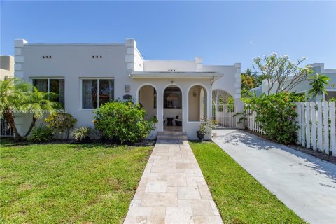 Casa en venta en Miami, Florida, 3 dormitorios, 173.73 m2 № 1963576 - foto 2