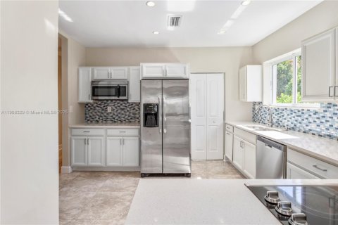 Casa en venta en Miami, Florida, 3 dormitorios, 173.73 m2 № 1963576 - foto 6