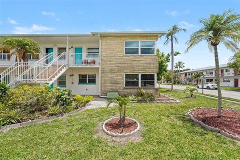 Condo in Saint Petersburg, Florida, 2 bedrooms  № 2109285