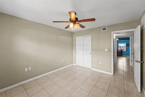 Condo in Saint Petersburg, Florida, 2 bedrooms № 2109285 - photo 10