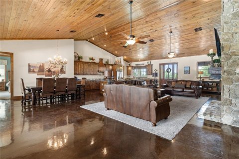 Casa en venta en Eustis, Florida, 4 dormitorios, 257.25 m2 № 1778151 - foto 11