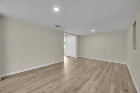 Casa en venta en Tavares, Florida, 4 dormitorios, 210.7 m2 № 2229896 - foto 11