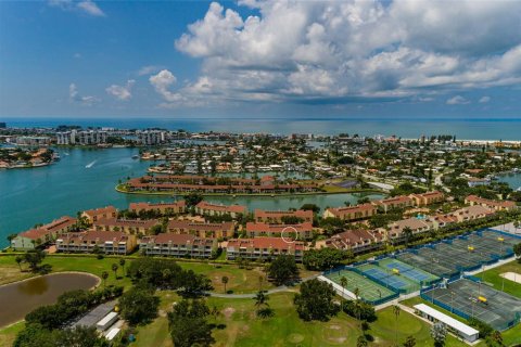 Condo in Treasure Island, Florida, 2 bedrooms  № 1785537 - photo 20