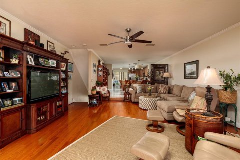 Condo in Treasure Island, Florida, 2 bedrooms  № 1785537 - photo 10