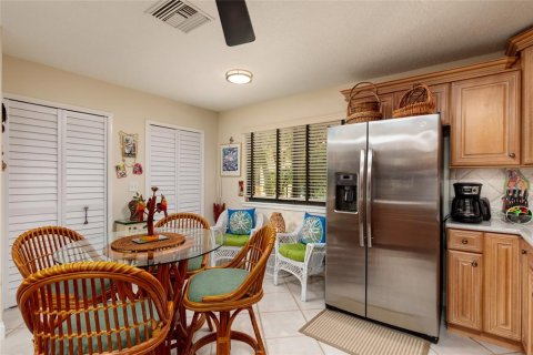 Condo in Treasure Island, Florida, 2 bedrooms  № 1785537 - photo 14