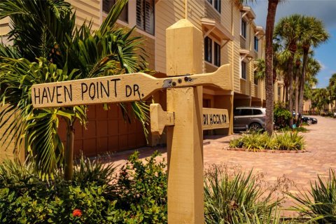Condo in Treasure Island, Florida, 2 bedrooms  № 1785537 - photo 22