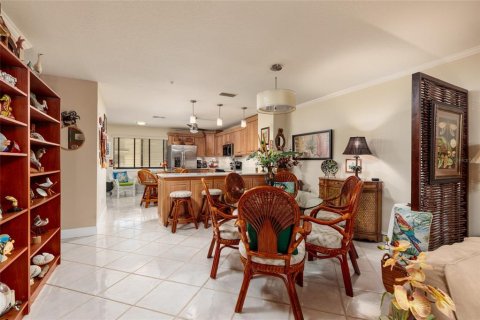 Condo in Treasure Island, Florida, 2 bedrooms  № 1785537 - photo 11