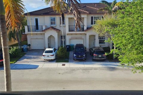 Adosado en alquiler en Miami, Florida, 1 dormitorio, 155.15 m2 № 2060949 - foto 12