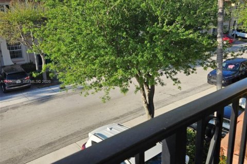 Adosado en alquiler en Miami, Florida, 1 dormitorio, 155.15 m2 № 2060949 - foto 9