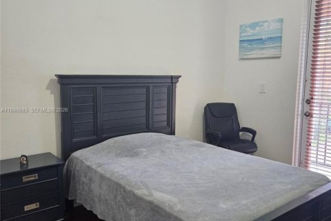 Adosado en Miami, Florida 1 dormitorio, 155.15 m2 № 2060949