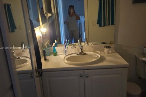 Adosado en alquiler en Miami, Florida, 1 dormitorio, 155.15 m2 № 2060949 - foto 10