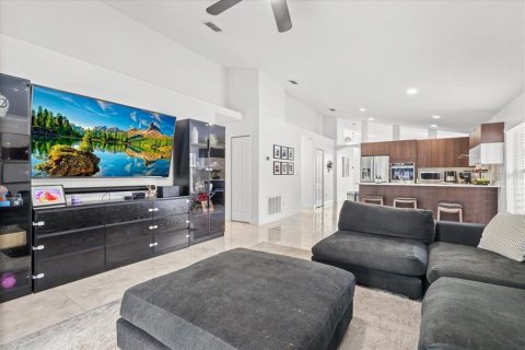 House in Orlando, Florida 4 bedrooms, 176.98 sq.m. № 2220147 - photo 24