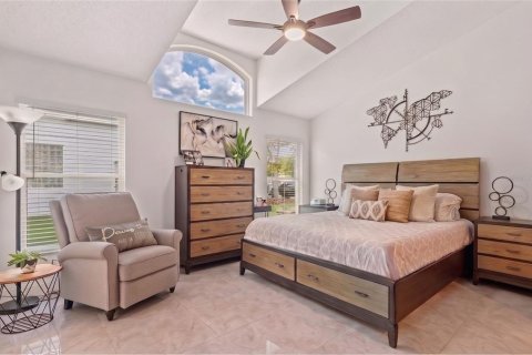 House in Orlando, Florida 4 bedrooms, 176.98 sq.m. № 2220147 - photo 25