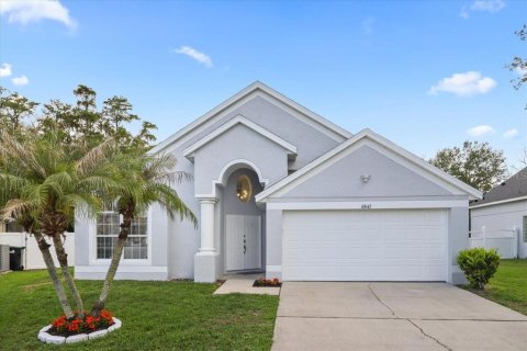 House in Orlando, Florida 4 bedrooms, 176.98 sq.m. № 2220147