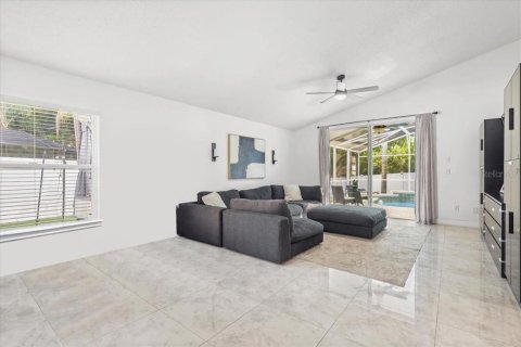 House in Orlando, Florida 4 bedrooms, 176.98 sq.m. № 2220147 - photo 22