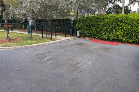 Copropriété à louer à Hallandale Beach, Floride: 2 chambres, 155.8 m2 № 1957172 - photo 22