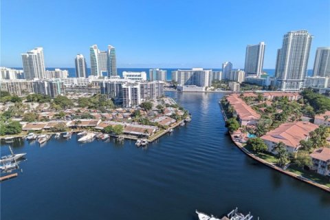 Copropriété à louer à Hallandale Beach, Floride: 2 chambres, 155.8 m2 № 1957172 - photo 25