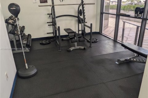 Copropriété à louer à Hallandale Beach, Floride: 2 chambres, 155.8 m2 № 1957172 - photo 18