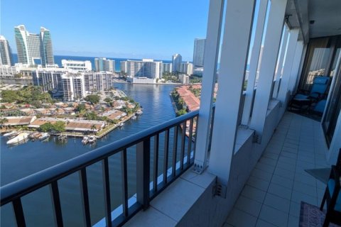 Copropriété à louer à Hallandale Beach, Floride: 2 chambres, 155.8 m2 № 1957172 - photo 28