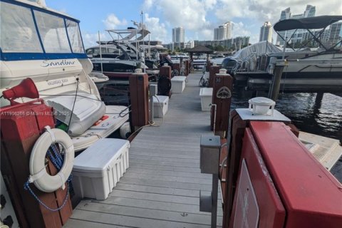 Copropriété à louer à Hallandale Beach, Floride: 2 chambres, 155.8 m2 № 1957172 - photo 11