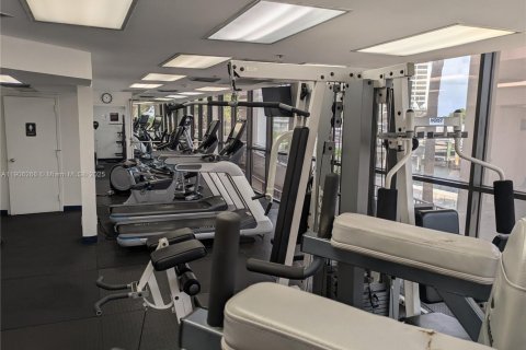 Copropriété à louer à Hallandale Beach, Floride: 2 chambres, 155.8 m2 № 1957172 - photo 16