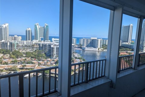 Copropriété à louer à Hallandale Beach, Floride: 2 chambres, 155.8 m2 № 1957172 - photo 24