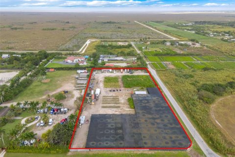 Propiedad comercial en venta en Miami, Florida № 1989901 - foto 22