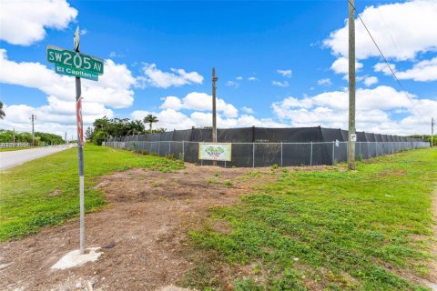 Propiedad comercial en venta en Miami, Florida № 1989901 - foto 14