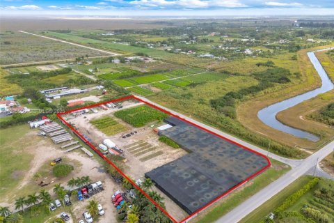 Propiedad comercial en venta en Miami, Florida № 1989901 - foto 21