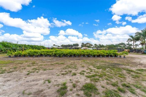 Propiedad comercial en venta en Miami, Florida № 1989901 - foto 5