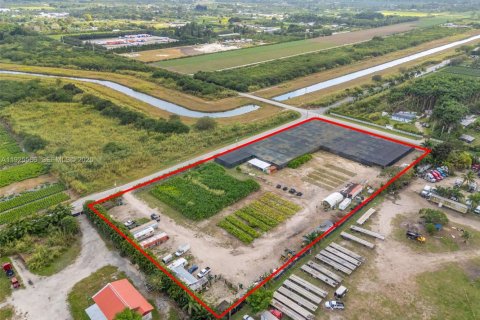 Propiedad comercial en venta en Miami, Florida № 1989901 - foto 19