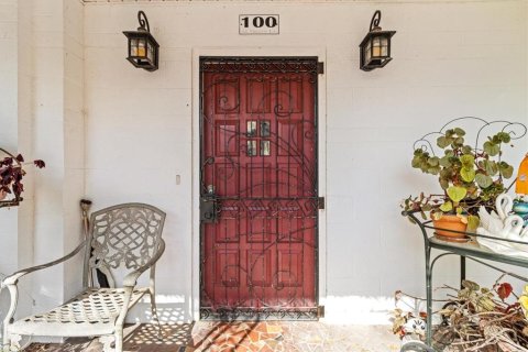 House in Crystal River, Florida 2 bedrooms, 167.04 sq.m. № 1826956 - photo 2