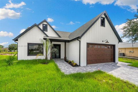 House in Lehigh Acres, Florida 4 bedrooms, 172.15 sq.m. № 1770353 - photo 22