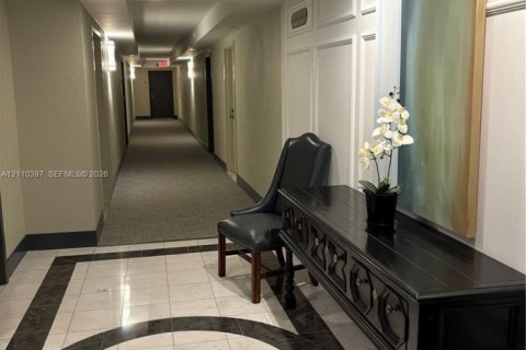 Condo in Coral Gables, Florida, 3 bedrooms  № 2429844