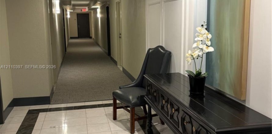 Condo in Coral Gables, Florida, 3 bedrooms  № 2429844