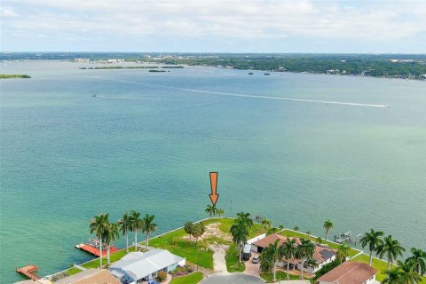 Terreno en Treasure Island, Florida № 2427019