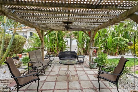 House in Belleair Beach, Florida 2 bedrooms, 238.11 sq.m. № 1687623 - photo 8
