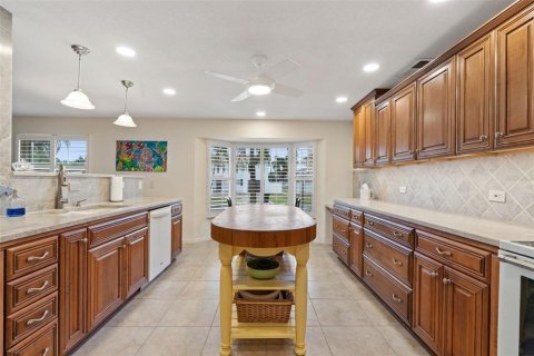 House in Belleair Beach, Florida 2 bedrooms, 238.11 sq.m. № 1687623 - photo 24