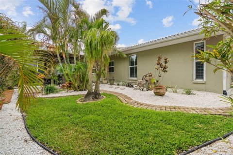 House in Belleair Beach, Florida 2 bedrooms, 238.11 sq.m. № 1687623 - photo 6