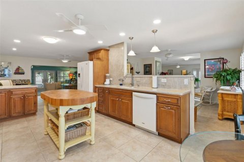House in Belleair Beach, Florida 2 bedrooms, 238.11 sq.m. № 1687623 - photo 26