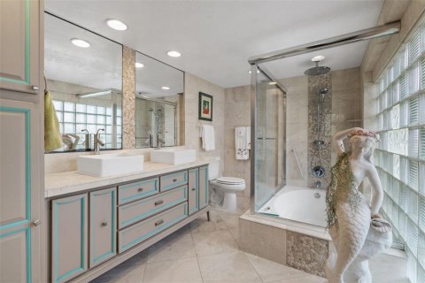 House in Belleair Beach, Florida 2 bedrooms, 238.11 sq.m. № 1687623 - photo 17