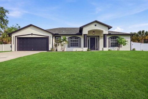 Villa ou maison à Port Charlotte, Floride 4 chambres, 189.52 m2 № 2266421