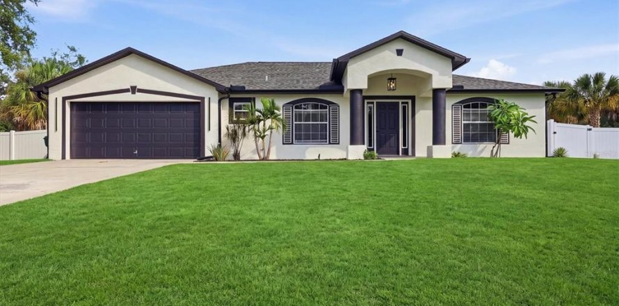 Villa ou maison à Port Charlotte, Floride 4 chambres, 189.52 m2 № 2266421