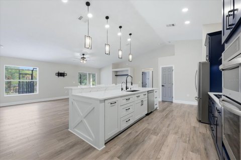 Villa ou maison à vendre à Port Charlotte, Floride: 4 chambres, 189.52 m2 № 2266421 - photo 17