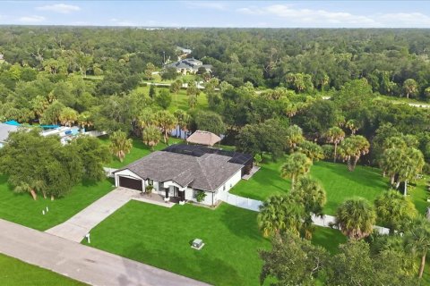 Villa ou maison à vendre à Port Charlotte, Floride: 4 chambres, 189.52 m2 № 2266421 - photo 4