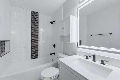 Villa ou maison à vendre à Port Charlotte, Floride: 4 chambres, 189.52 m2 № 2266421 - photo 29