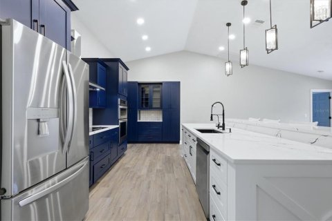Villa ou maison à vendre à Port Charlotte, Floride: 4 chambres, 189.52 m2 № 2266421 - photo 13