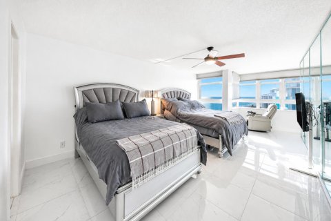 Condo in Pompano Beach, Florida, 2 bedrooms  № 2293561 - photo 5